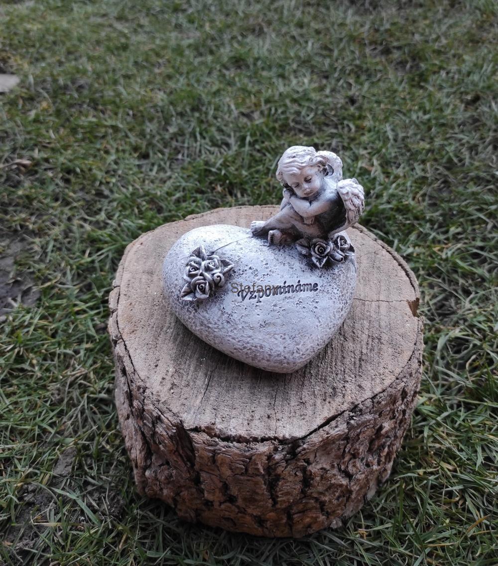 Věneček vzpomínkový VI