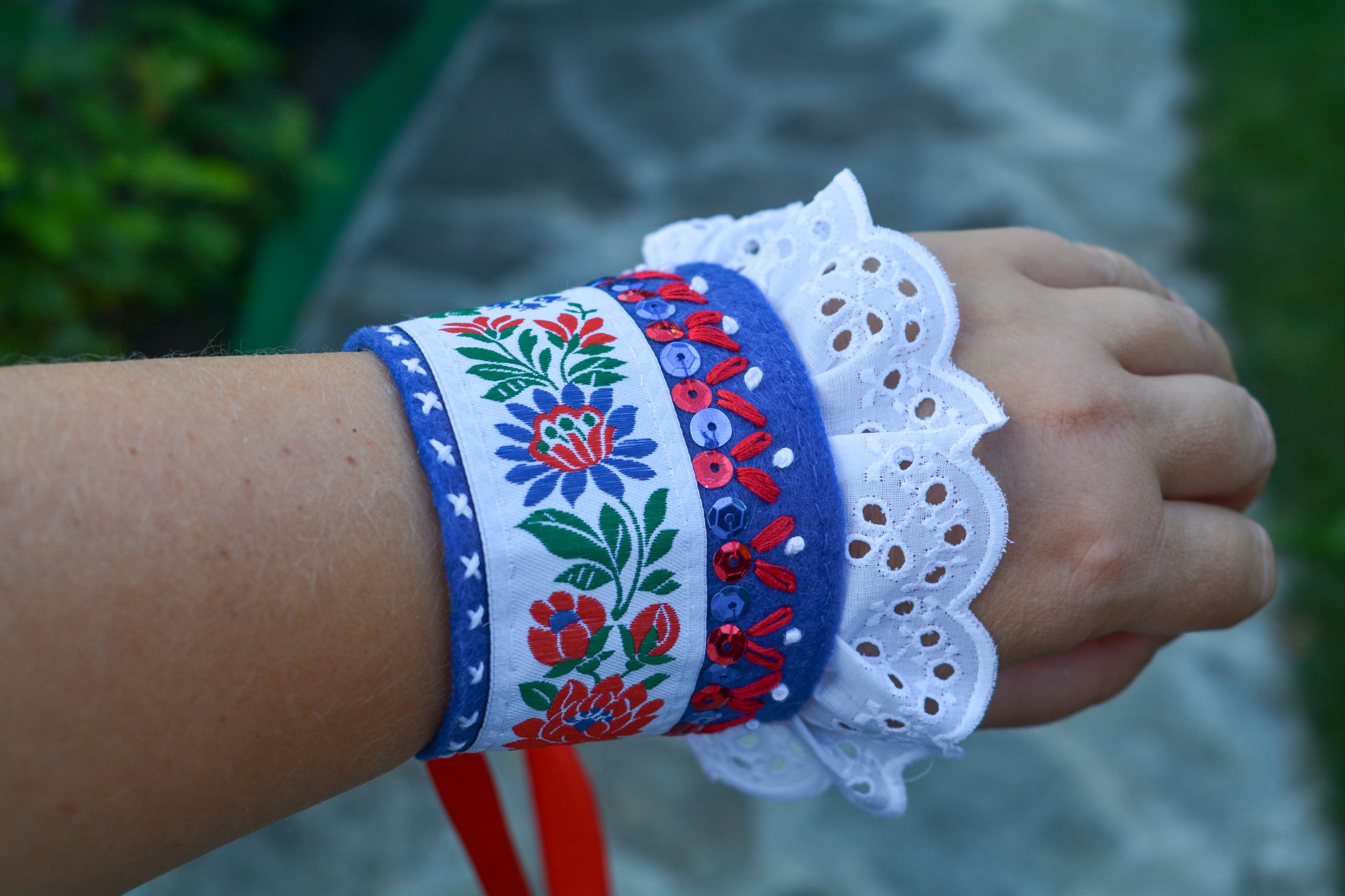 Folk náramek