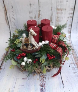 Adventní svícen přírodní s koníkem