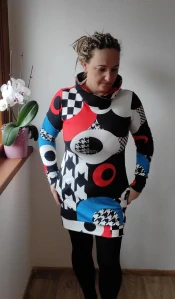 Mikino šaty tvary