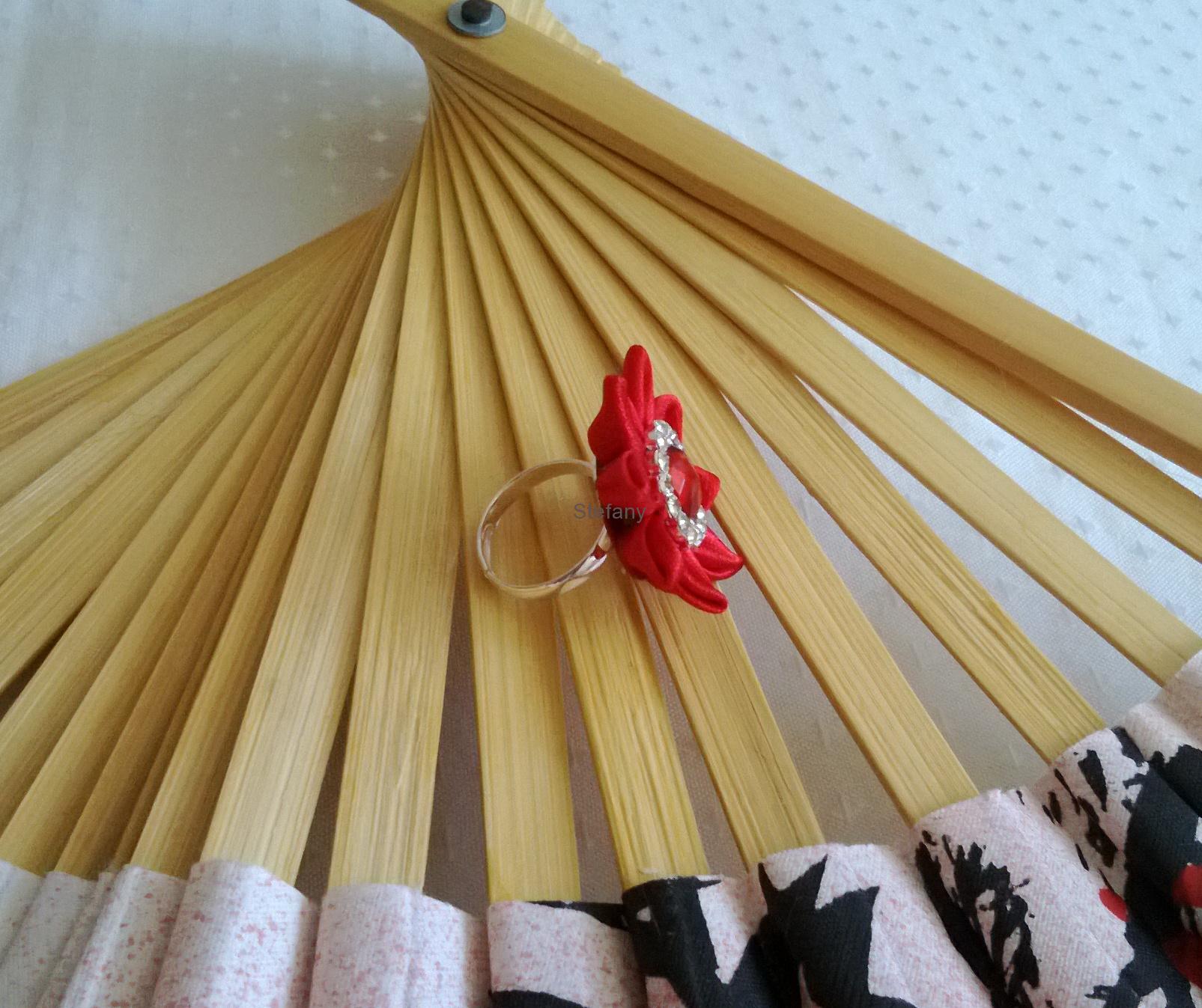 Prstýnek v červené