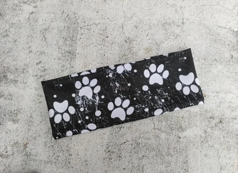 Čelenka tlapky na černé