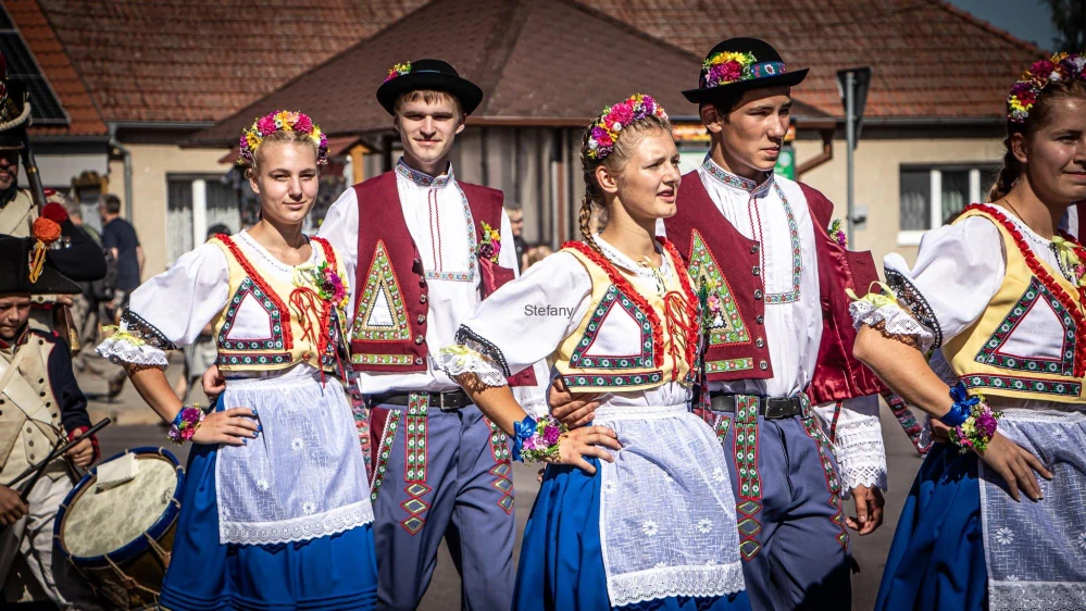 Čelenka ke kroji