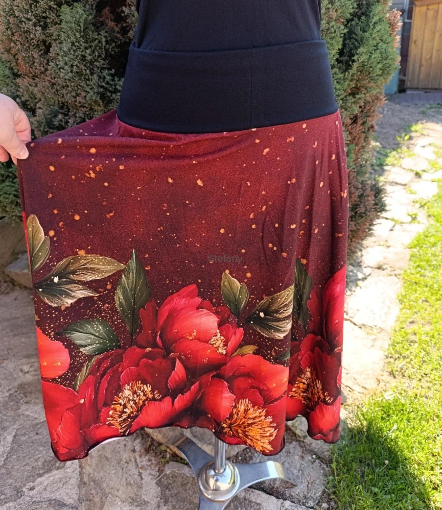 Kolovka červené květy