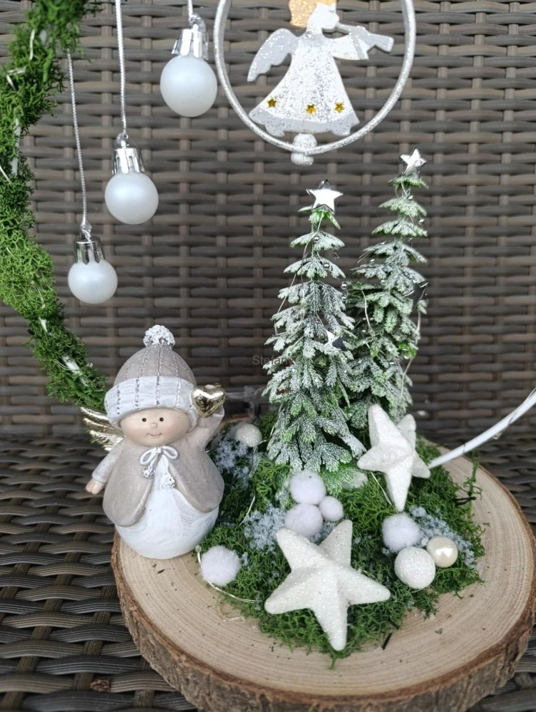 Vánoční dekorace s andílkem II