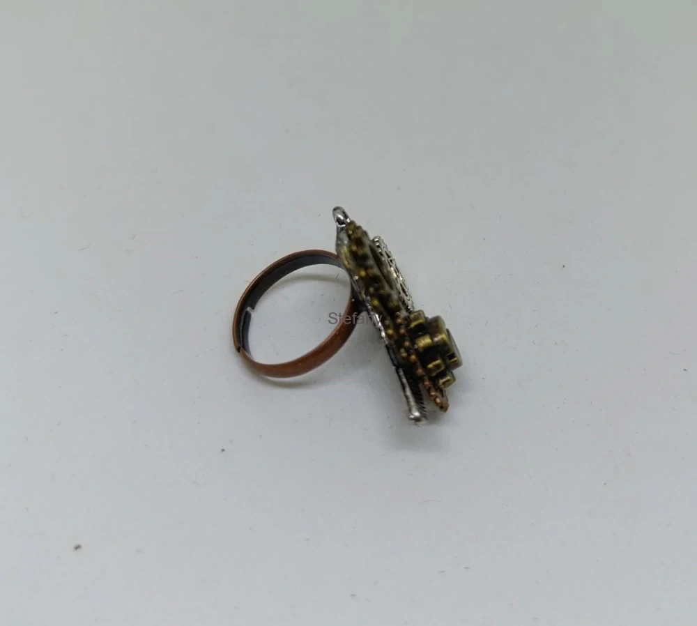 Prstýnek steampunk